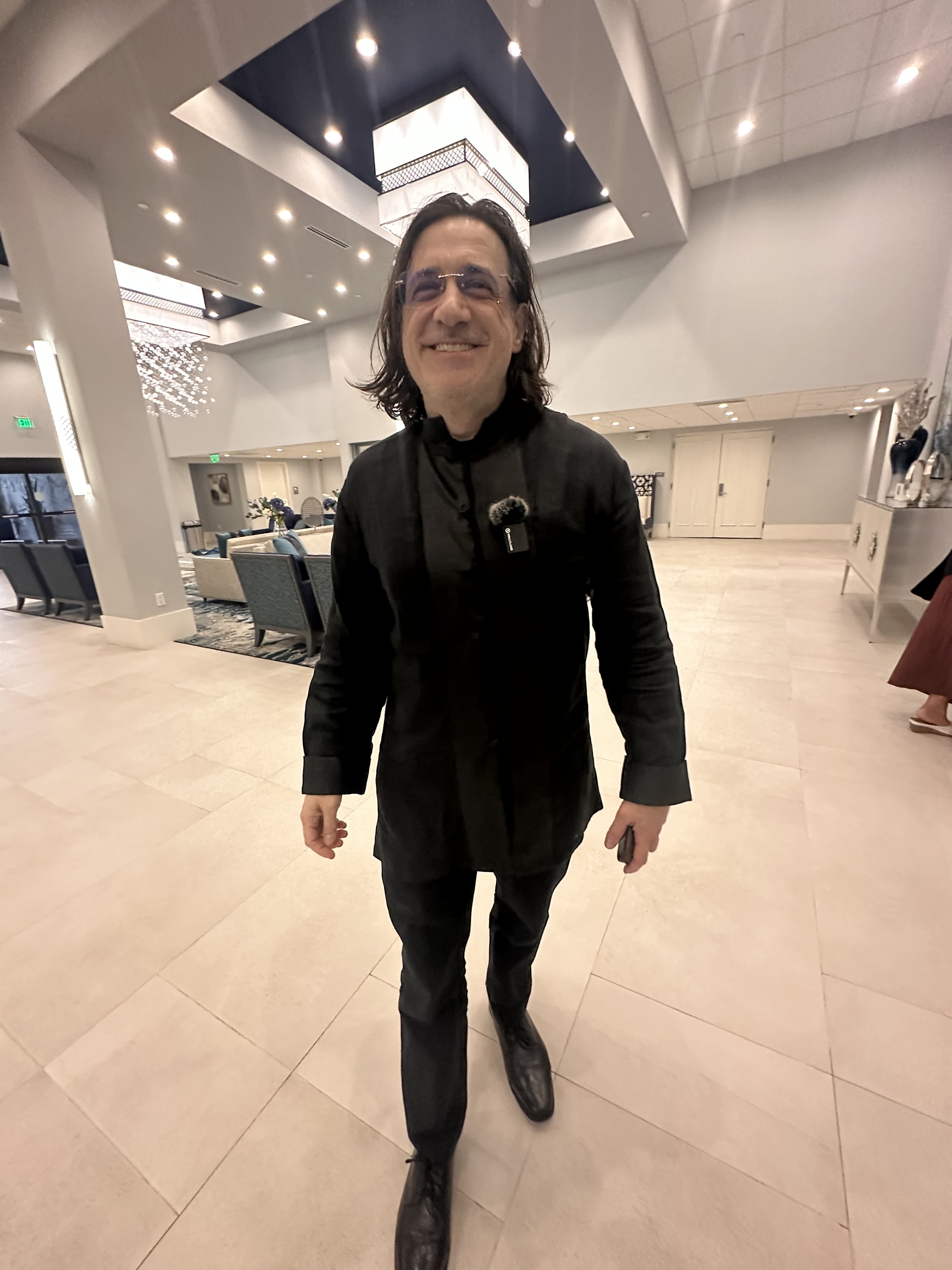 Acting reel (click to watch)